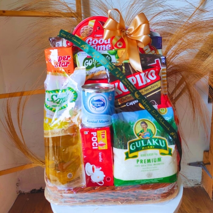 Berbagi Kebahagiaan Lewat Hampers Semarang: Solusi Kado Praktis dan Berkesan