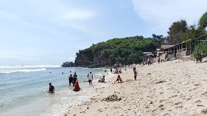 Pantai Sepanjang