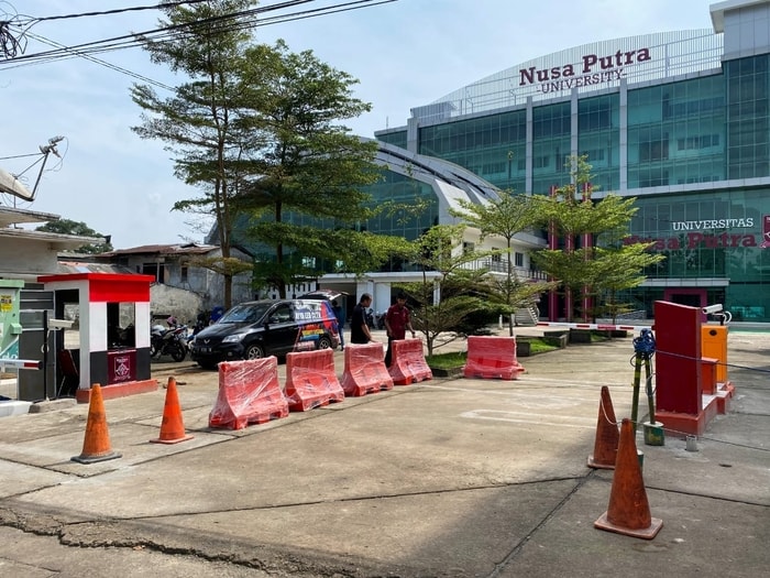 Aman corp indonesia, menyediakan alat safety dan rambu lalu lintas