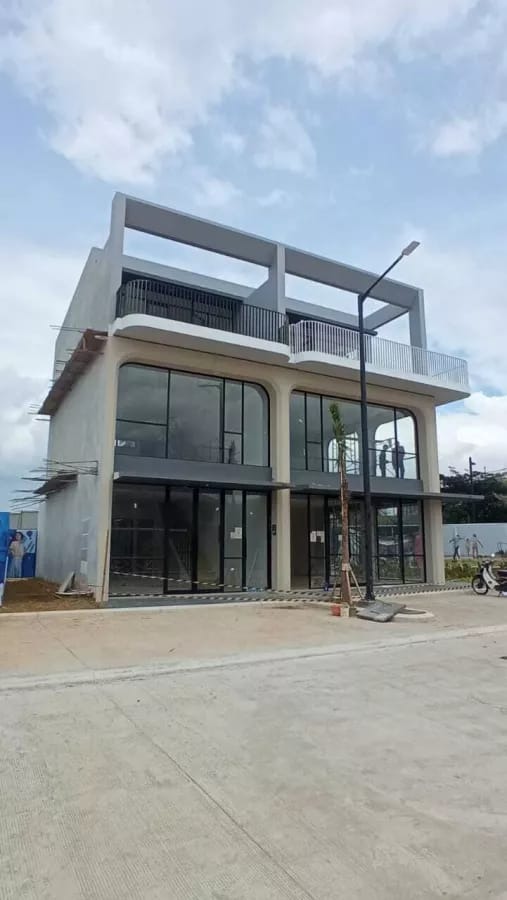 Jual Ruko Lippo Cikarang | The Hive Patio