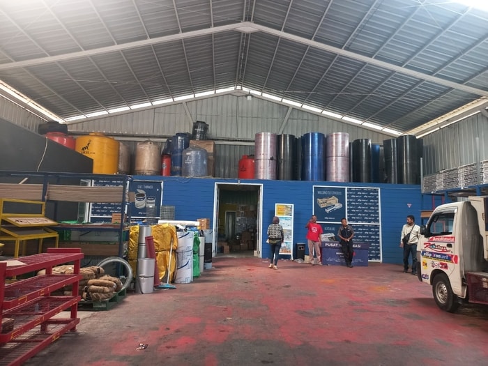 Dijual Gudang 1600 / 2000 meter plus Mes 10 Kamar Bekasi Utara Kota Bekasi