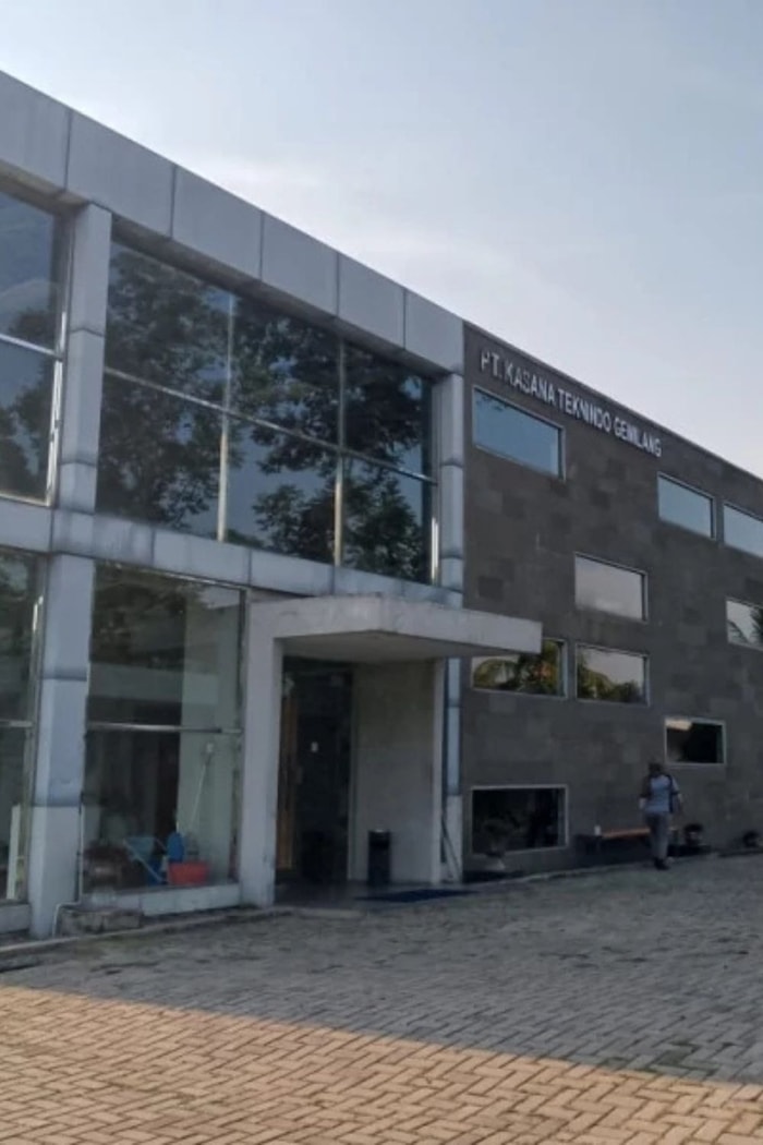 Sewa Gudang Cikarang Kawasan Industri Jababeka 2 Luas 2800 / 5000 meter Rapi Siap Pakai