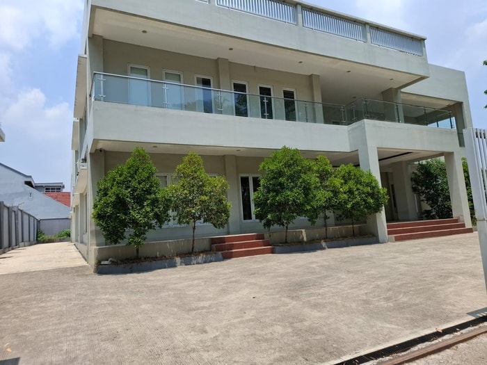 Disewakan Gudang untuk Office / Kantor di Lippo Cikarang Luas 1300/1500meter