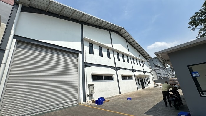 Jual Gudang Lippo Cikarang Kawasan Industri Delta Silicon 2000meter Hook Bangunan Baru Rapi Siap Pakai