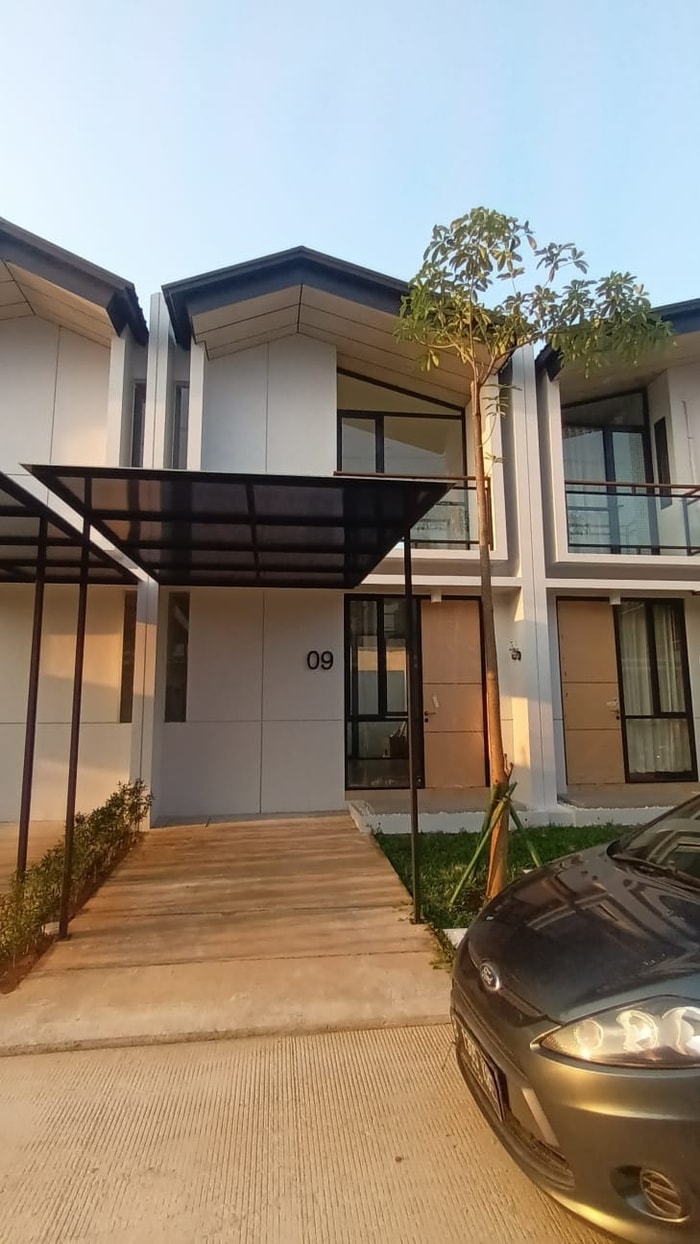 Disewakan Rumah Waterfront Estate Uptown Tipe 1 2 lantai luas 55/60