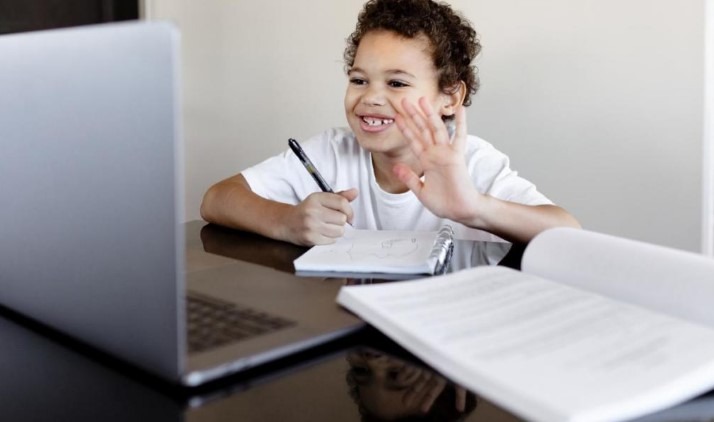 Manfaat dan Pentingnya Pembelajaran Berbasis Teknologi dalam Pendidikan