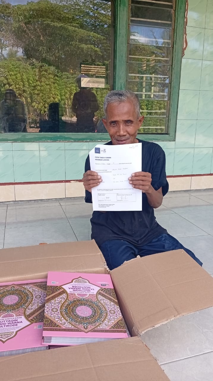 Penyaluran Titip Wakaf Quran Bu Dewi
