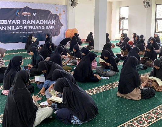 Santri Khairukum Gelar Tasmi’ Akbar, Uji Hafalan Al-Qur’an hingga 7 Juz