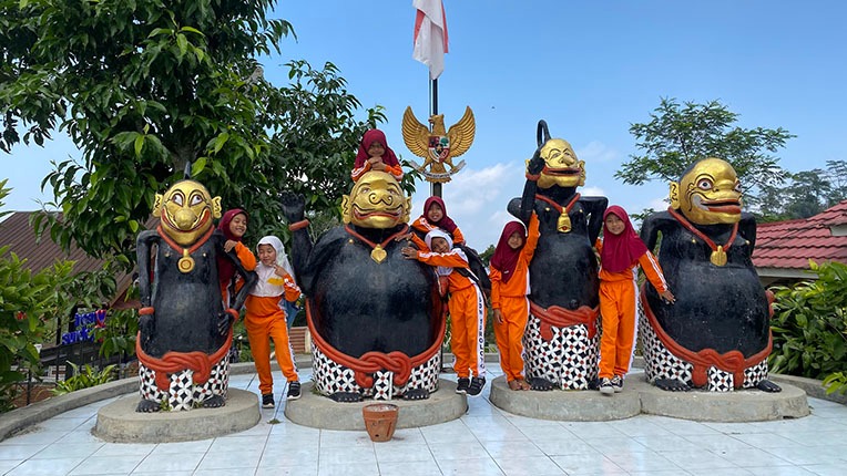 Puncak Suroloyo