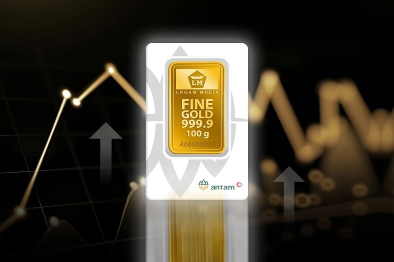 Harga Emas ANTAM Tembus Rp 2,4 Juta! Cuan Sekarang atau Tetap Pegang?