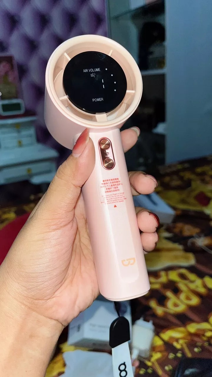 Sepadan dengan Harga: barangnya bagus banget😍,anginnya dingin berasa pake ac😁.ppkx ngga nyesel deh beli kipas ini.