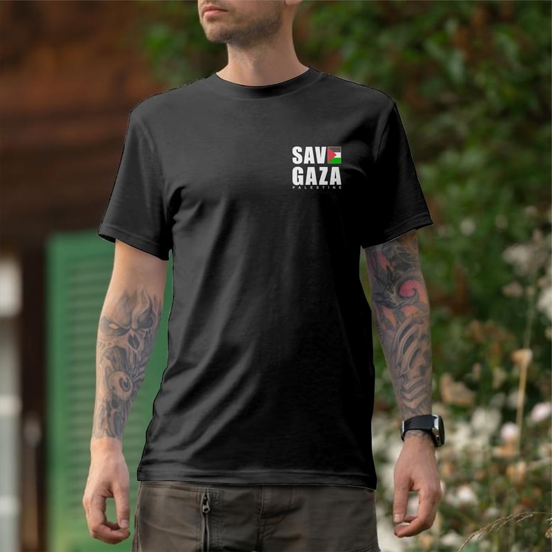 Kaos Hitam tampak depan