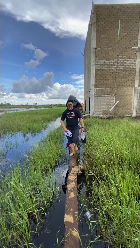 Akses ke masjid saat banjir