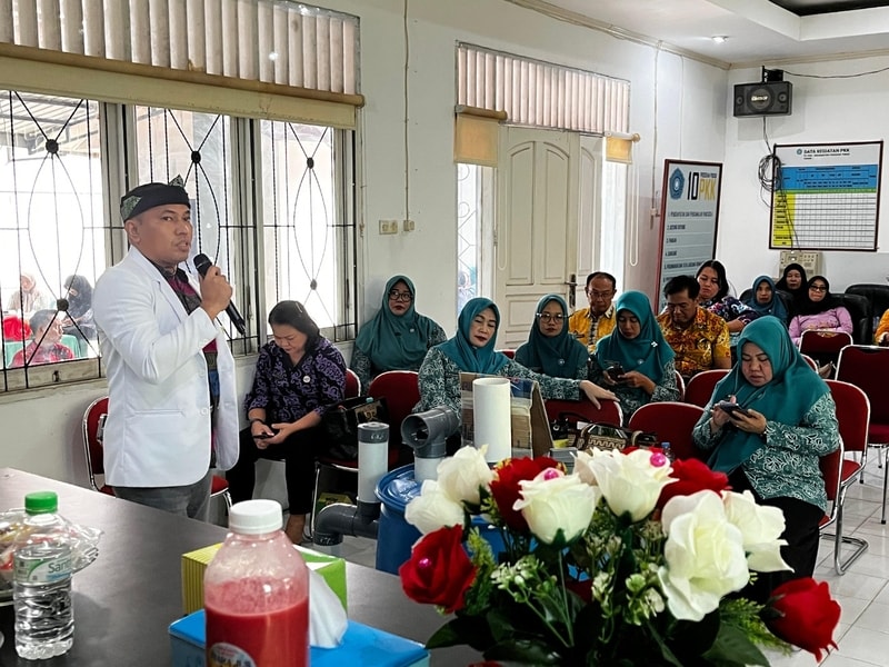 Monitoring dan Evaluasi Alat Hibah Dirangkaikan dengan Edukasi Hidup Sehat oleh dr. Ihya Ulumuddin di Tarakan