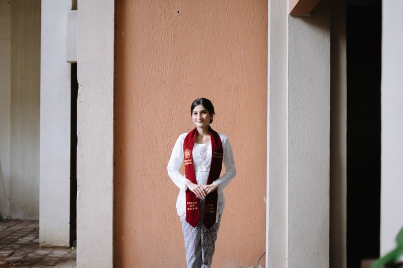 Dina Graduation Photo | UNPAD