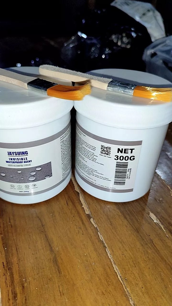 Paketan Lem Waterproof Anti Bocor  beli 1 gratis 1 nya sudah datang. Packing rapih & barang aman. Semoga ampuh buat menutupi kebocoran dan rembesan di dinding rumah aku. kalo di liat dari iklannya sih kyaknya meyakinkan produknya.