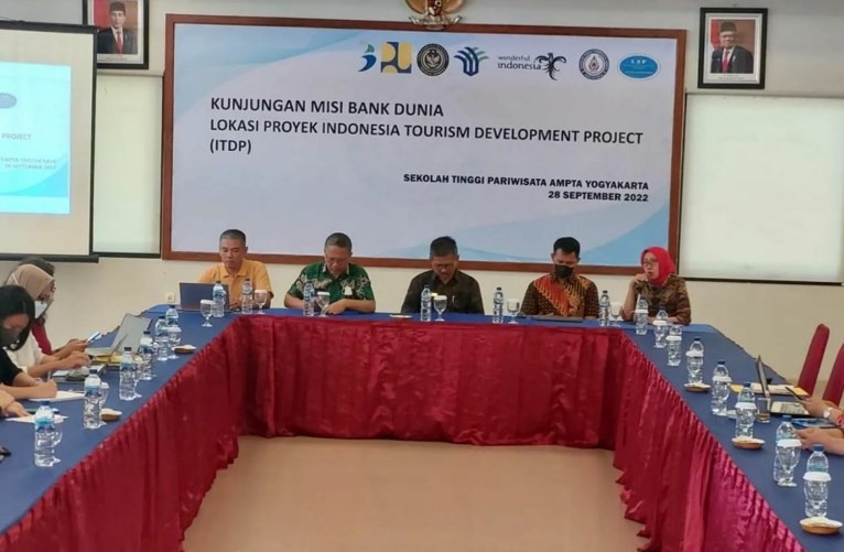 Abdimas Internasional Kunjungan Misi World Bank ke Lokasi Indonesia Tourism Development Project (ITDP) (Kolaborasi FE UST, Kemenparekraf, dan World Bank)