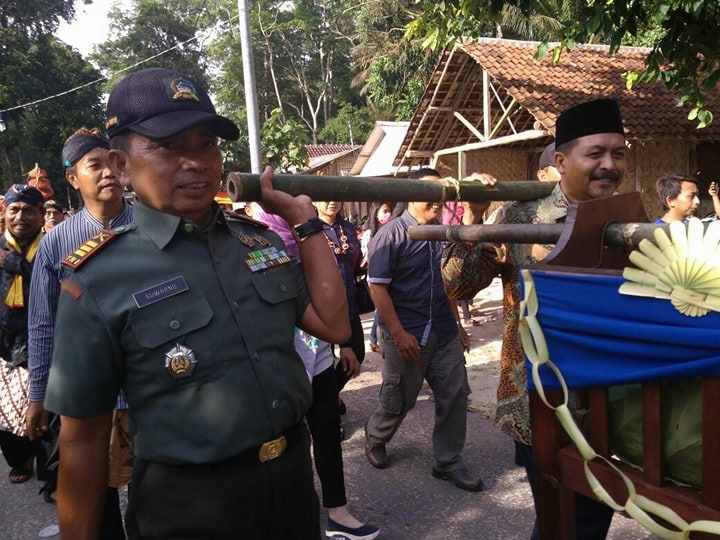 Ritual Larung Sesaji