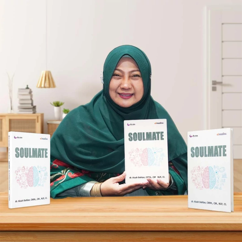 dr. Aisah Dahlan dengan buku Soulmate