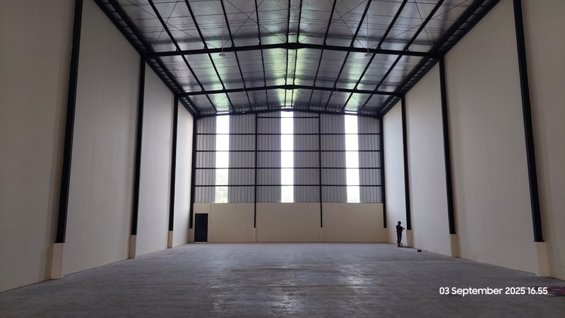 Gudang Disewakan di Cikarang Selatan dalam Kawasan Delta Silicon Lippo Cikarang Baru Murah Rapi Siap Pakai
