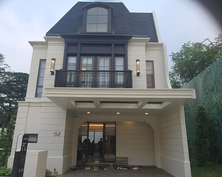 Rumah Mewah Baru di Lippo Cikarang Cluster Alegra Cassa de Lago