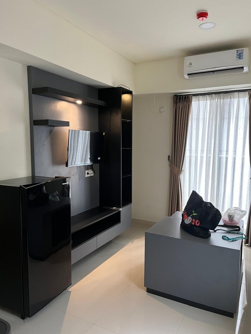 Jual Apartemen Meikarta Tipe 2BR 2 Kamar Tidur Full Furnish Bagus Siap Pakai atau Disewakan foto Area Living Room