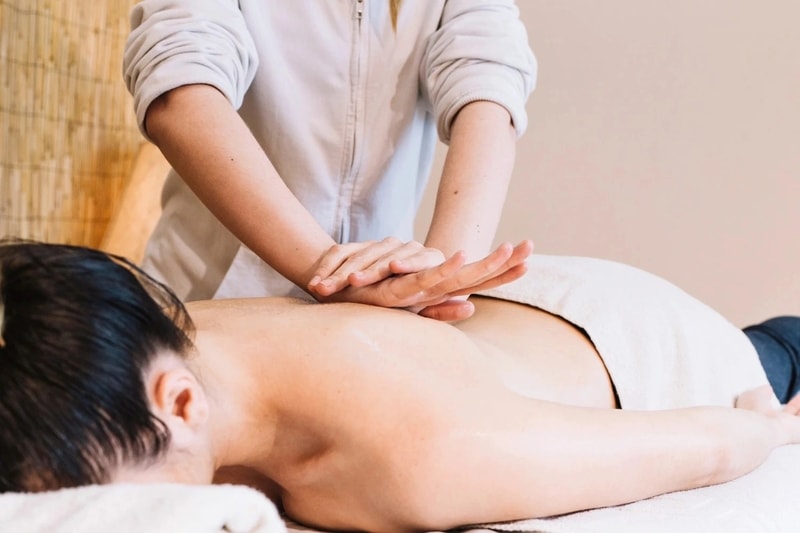 PIJAT TRADISIONAL Klinik Sinshe Ren Ai, pengobatan tradisional Tiongkok