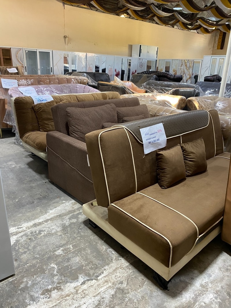 toko furniture bandar lampung - display sofabed di Vermont Office & Home Living Bandar Lampung
