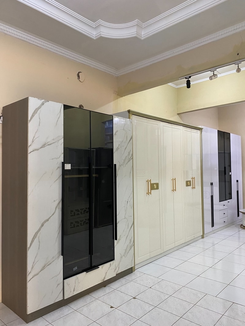 toko furniture bandar lampung - display lemari pakaian jumbo bahan MDF di Vermont Office & Home Living Bandar Lampung