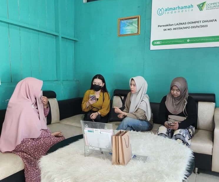 BEM Ekonomi UBT Jajaki Kolaborasi Sosial dengan Almarhamah!