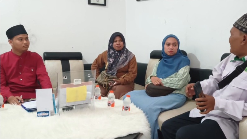 Abdun Nuur Razaqi menjelaskan keunikan almarhamah