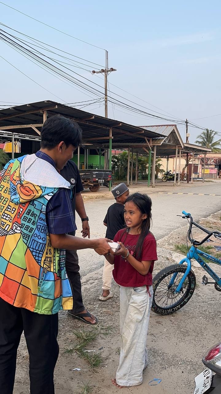 penyaluran nasi berkah di binalatung