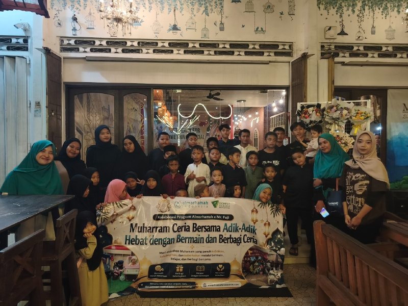 Muharram Penuh Bahagia! Mr. Fuji Ajak Santri Almarhamah Bermain Bersama
