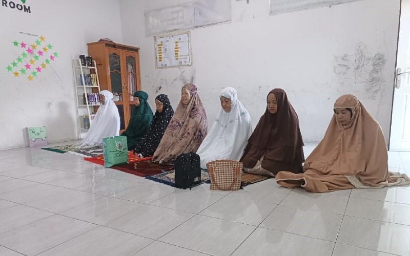 Bekal Akhirat Dikuatkan! Lansia SQR NURANI Perbanyak Dzikir