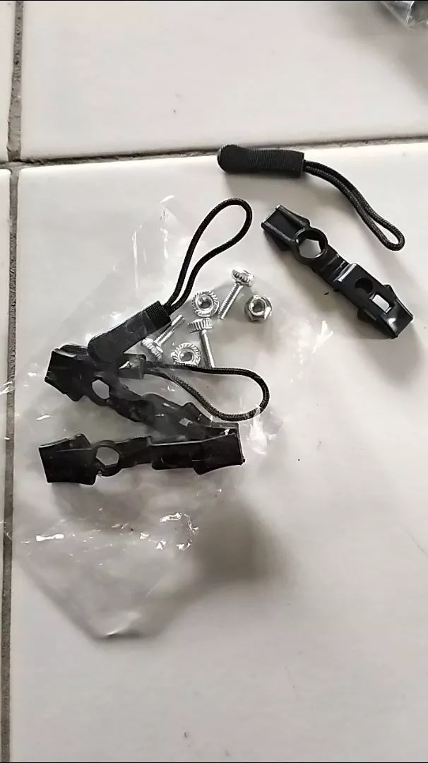Penggunaan Car Visor Storage Bag di dalam mobil