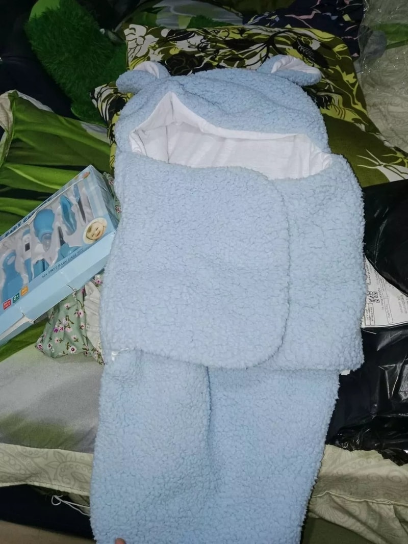 Contoh penggunaan Car Visor Storage Bag