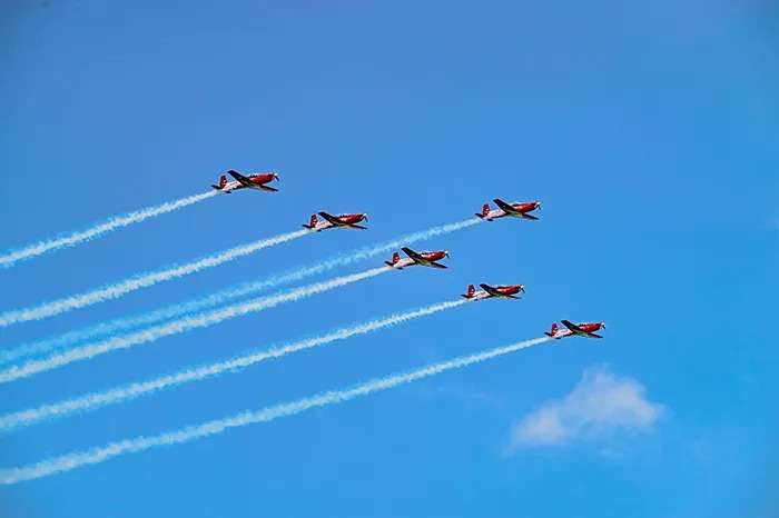Penampilan Jupiter Aerobatic Team (JAT) di acara pembukaan Singapore Airshow 2026. (Foto: Dok. Dispenau)
